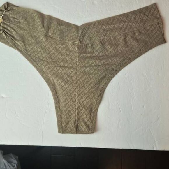 SKIMS LOGO V CUT PANTY NWT - Picture 4 of 9